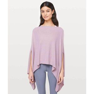 Lululemon foward flow cape- NWT OS